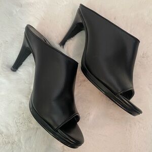 Via Neroli Women’s Black Open Toe Leather Mules, Size 6.5